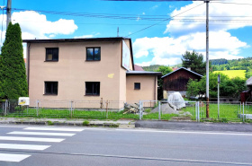 Rodinný dom s garážou / 385 m2/, Turzovka