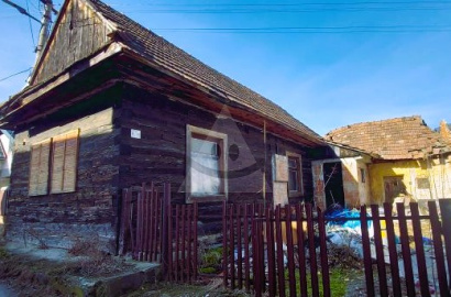 Land with wooden house /358 m2/, Višňové