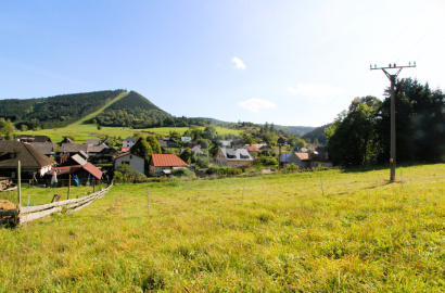 Slnečný pozemok pod chatu /577 m2/, Čičmany