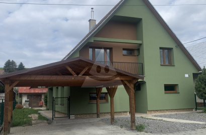 Rodinný dom s pozemkom a vlastným wellness / 547 m2 / Zázrivá