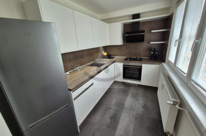 2-room apartment without balcony / 56 m2 / - Žilina ( Bulvár )