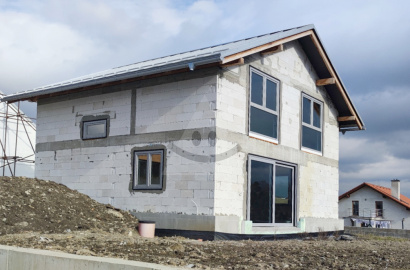 Rodinný dom, /522m2/ Bitarová - Žilina