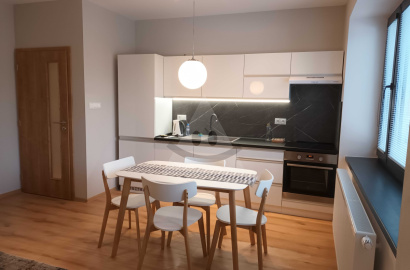 2-izbový byt na prenájom, v rodinnom dome Centrum, Liptovský Mikuláš