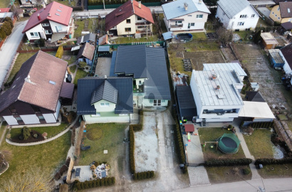 Rodinný dom s podnikateľskou časťou /450 m2/ Rosinky (Žilina)