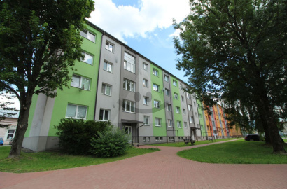 Na predaj priestranný 4-izbový byt v centre mesta Trstená