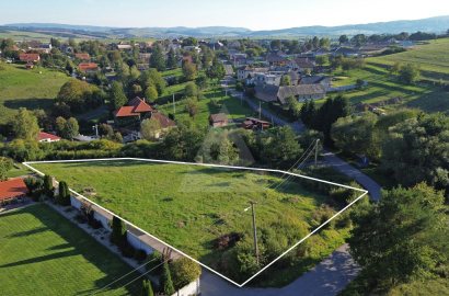 EXKLUZÍVNA INVESTIČNÁ PRÍLEŽITOSŤ V BREZINÁCH: POZEMOK PRE VÝSTAVBU AŽ 3 RODINNÝCH DOMOV!