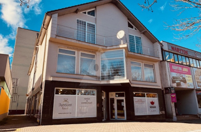 Polyfunkčný objekt v Martine – obchodné priestory + 2 byty na predaj,  investičná príležitosť, Sever