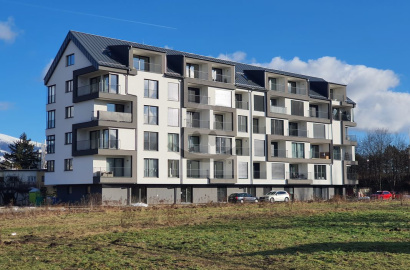 Dlhodobý prenájom 2-izbového bytu s loggiou a parkovaním, Liptovský Mikuláš – Chrenoviská