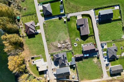 Pozemok pre rodinný dom na predaj, Ivachnová