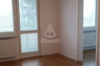 Na predaj kompletne obnovený 2 izbový byt v Nových Zámkoch