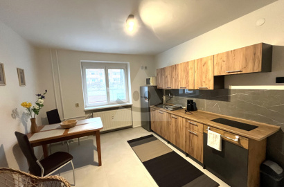 Na prenájom 2-izbovy byt, výborná lokalita centrum.