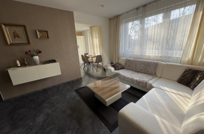 Nadštandartný 3 - izbový byt s balkónom a dvomi loggiami /67+10 m2/ Žilina - Bulvár