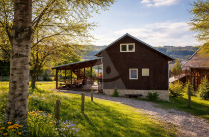 Chatka na predaj s elektrinou a prístupom autom Dolinky, Považská Bystrica