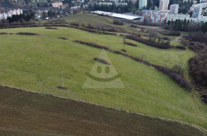 INVESTIČNÁ PRÍLEŽITOSŤ / Rozsiahly pozemok 81 674 m2 , Handlová