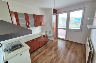 3-izbový byt s loggiou / 70 m2 / - Žilina ( Solinky )