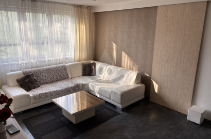 Nadštandartný 3 - izbový byt s balkónom a dvomi loggiami /67+10 m2/ Žilina - Bulvár