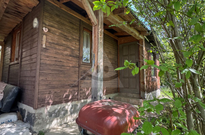 Záhradná chatka s pozemkom /619 m2/ Žilina - Budatín/ Dubeň