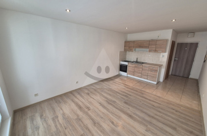 Garsónka s loggiou / 27 m2 / - Bytča