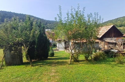 Chalupa, drevenica s peknou záhradou / 833 m2 / Kysucké Nové Mesto - Rudinská