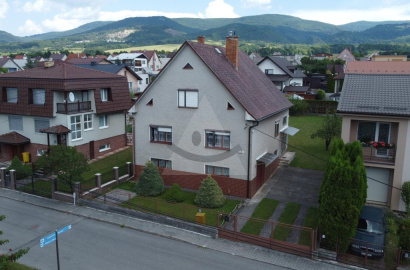 EXKLUZÍVNE NA PREDAJ | 3-izbový rodinný dom s veľkým pozemkom v centre obce Lehota pod Vtáčnikom