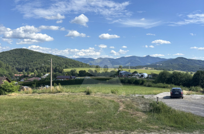 Na predaj slnečný pozemok 770 m² v tichom prostredí – Malá Čierna za 13 000 eur.