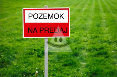 Na predaj pozemok v Hadovciach (893 m²)