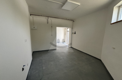 Kancelária na prenájom (98 m²)  Komárno, Ižianska cesta