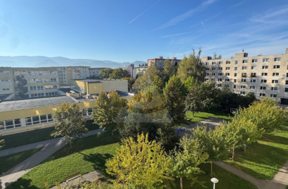 4-izbový byt s balkónom /90 m2/, Žilina - Vlčince III
